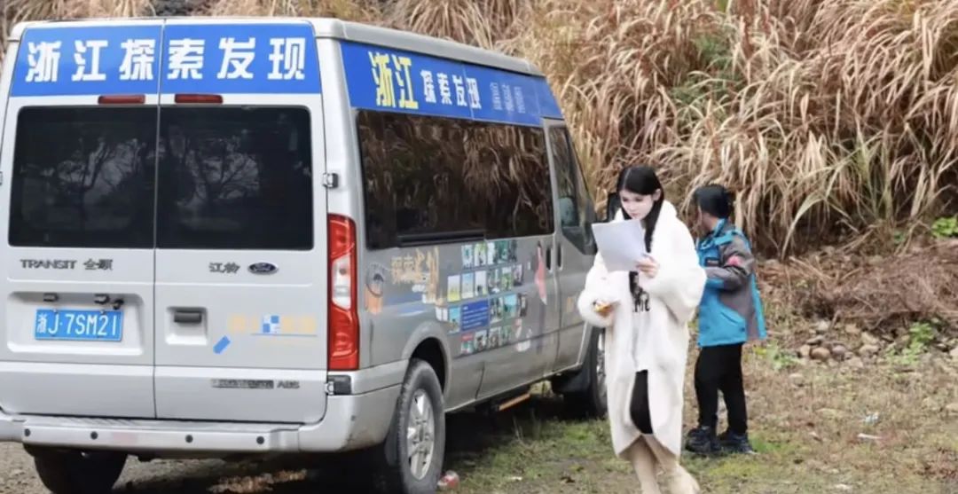 狗头萝莉继拍短剧后再上某卫视节目；彻底洗白了？网友锐评网红逆袭第一人！